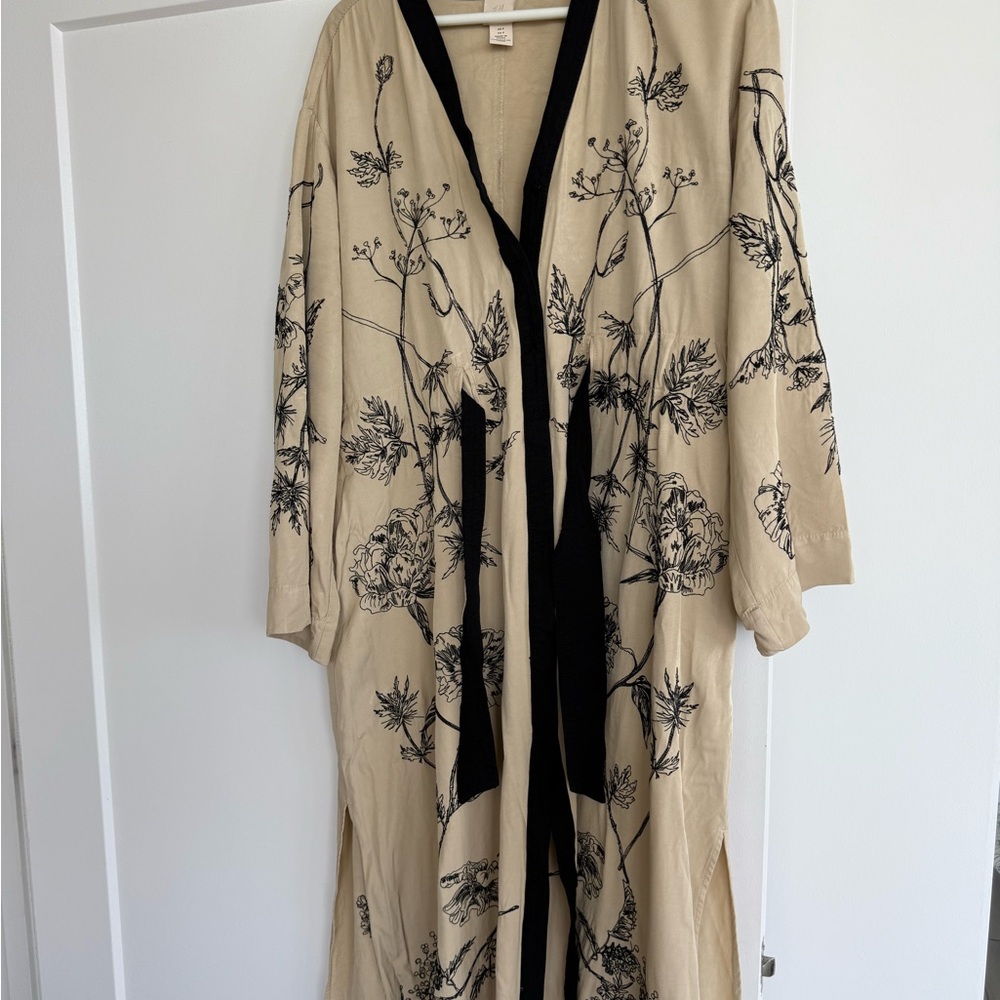 Floral Print Kimono Robe - Black and Tan. Size S-M. Premium collection H&M. - Picture 6 of 12